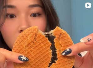 Your daily dose of Daelmans Stroopwafel happiness.