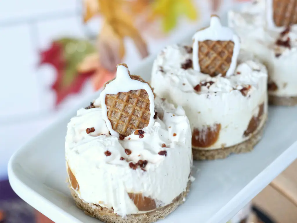 Stroopwafel mousse cake bites